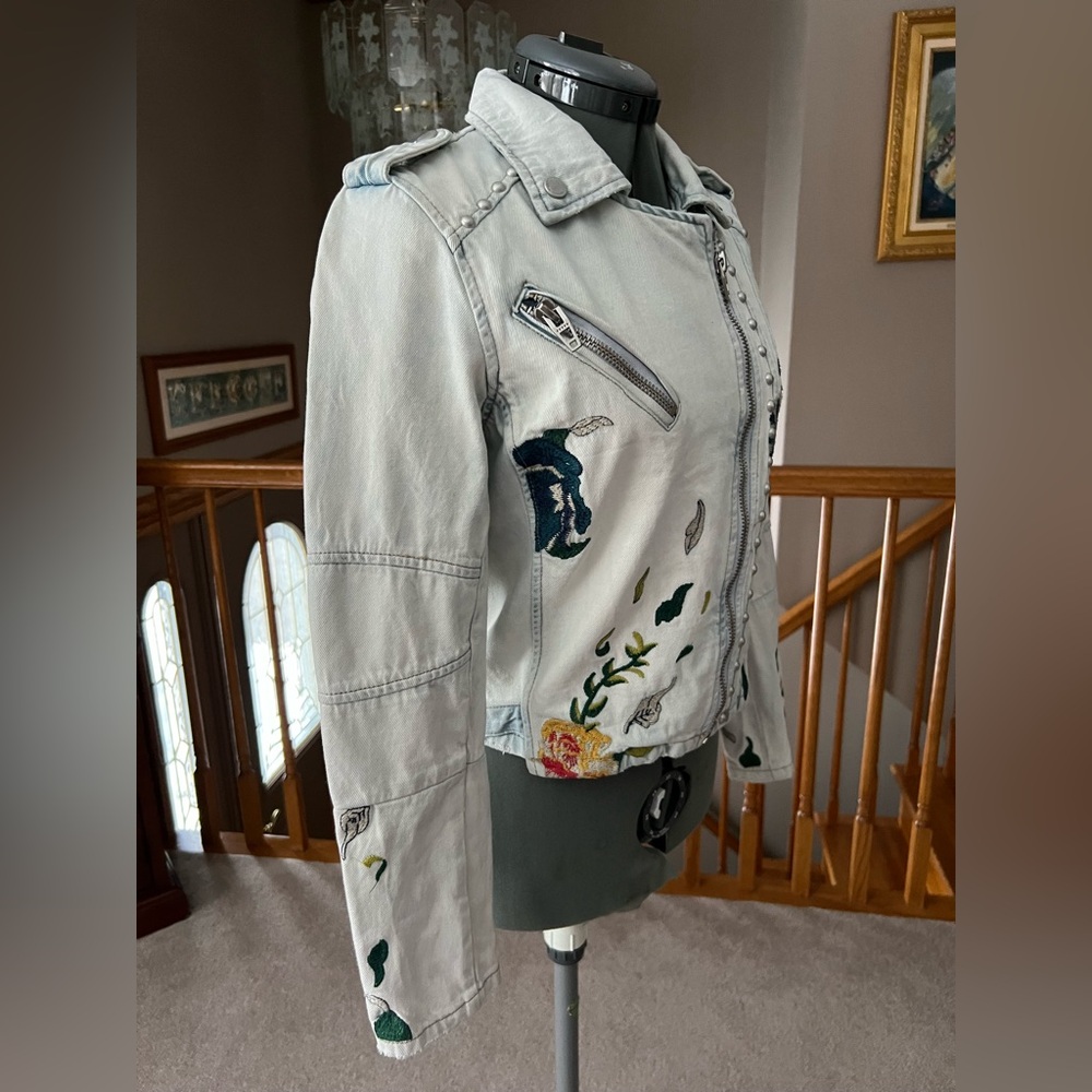 BLANK NYC S Embroidered Floral Flower Denim Jacket mothers Day - Picture 4 of 10